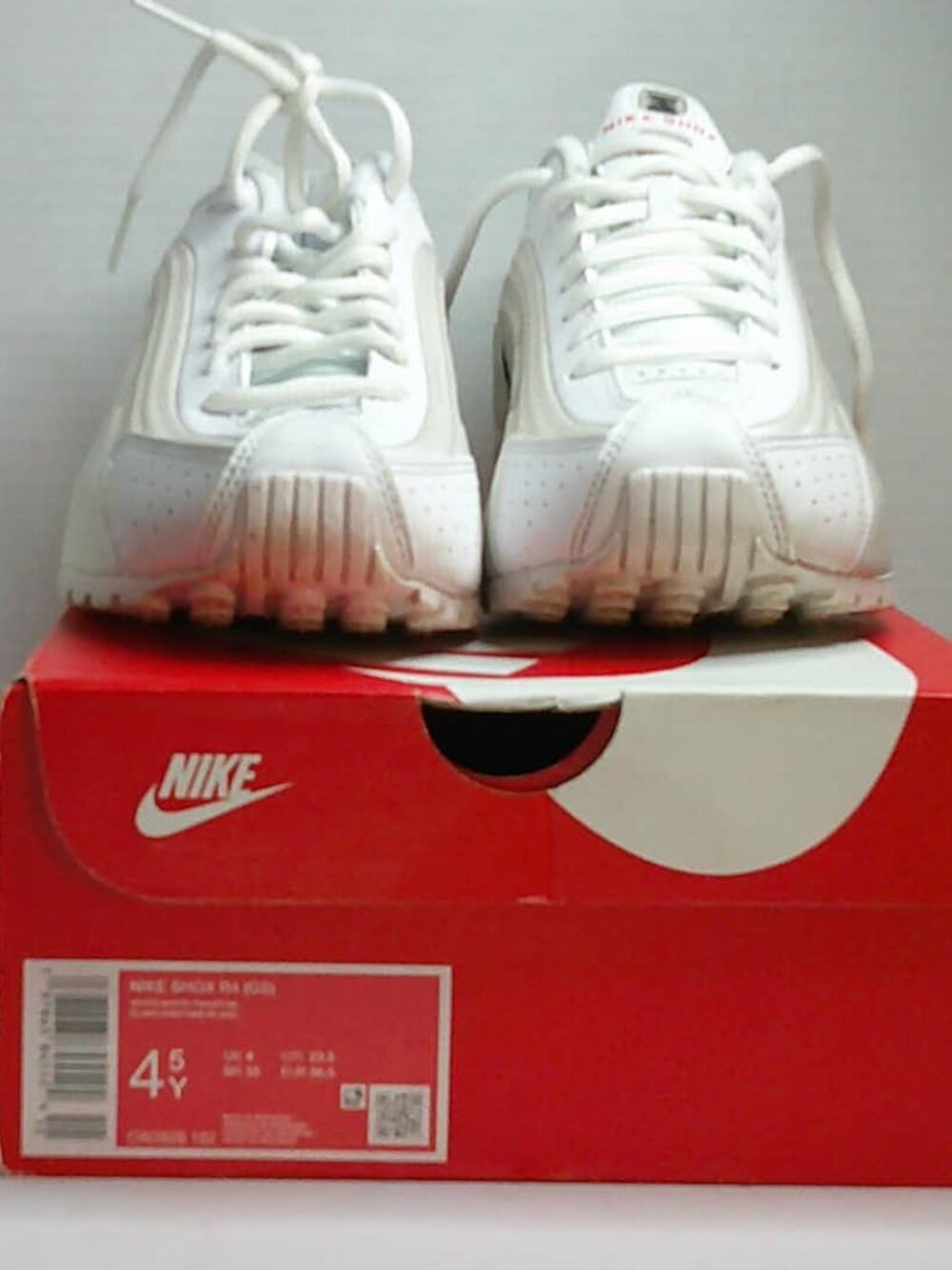 Nike Shox R4 GS 4.5Y white red used